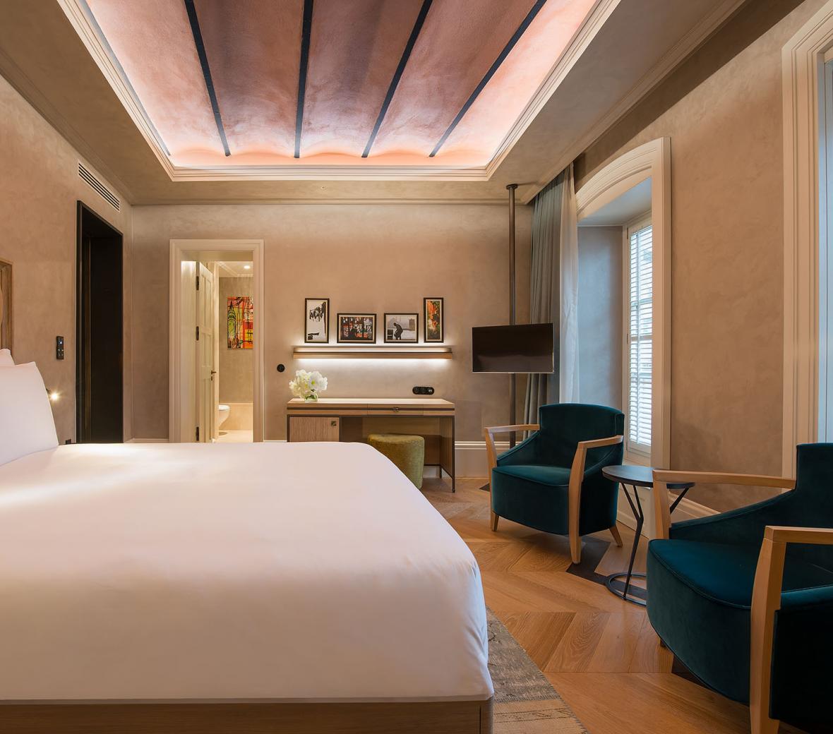 10 Karakoy deluxe hotel room
