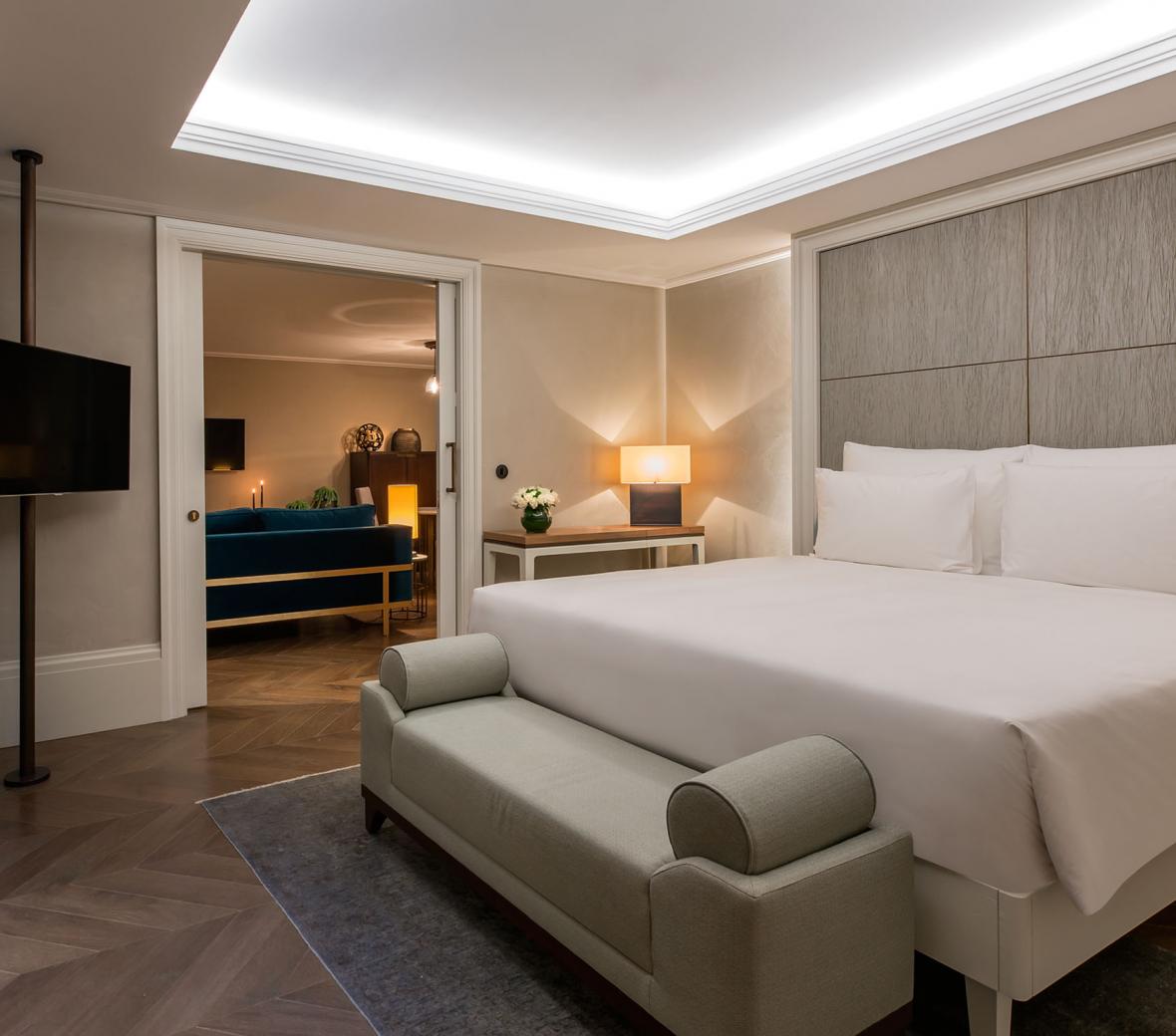 10 Karakoy hotel suite