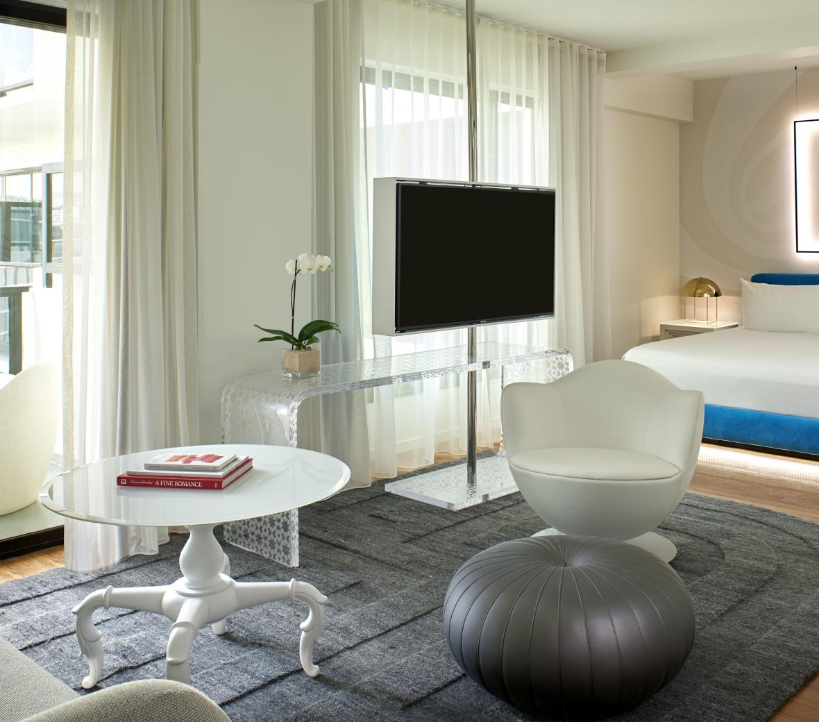 Mondrian Los Angeles Balcony Suite