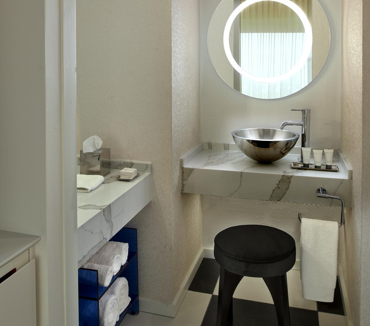 Mondrian Los Angeles Standard