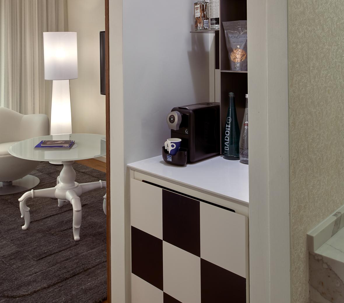 Mondrian Los Angeles Standard