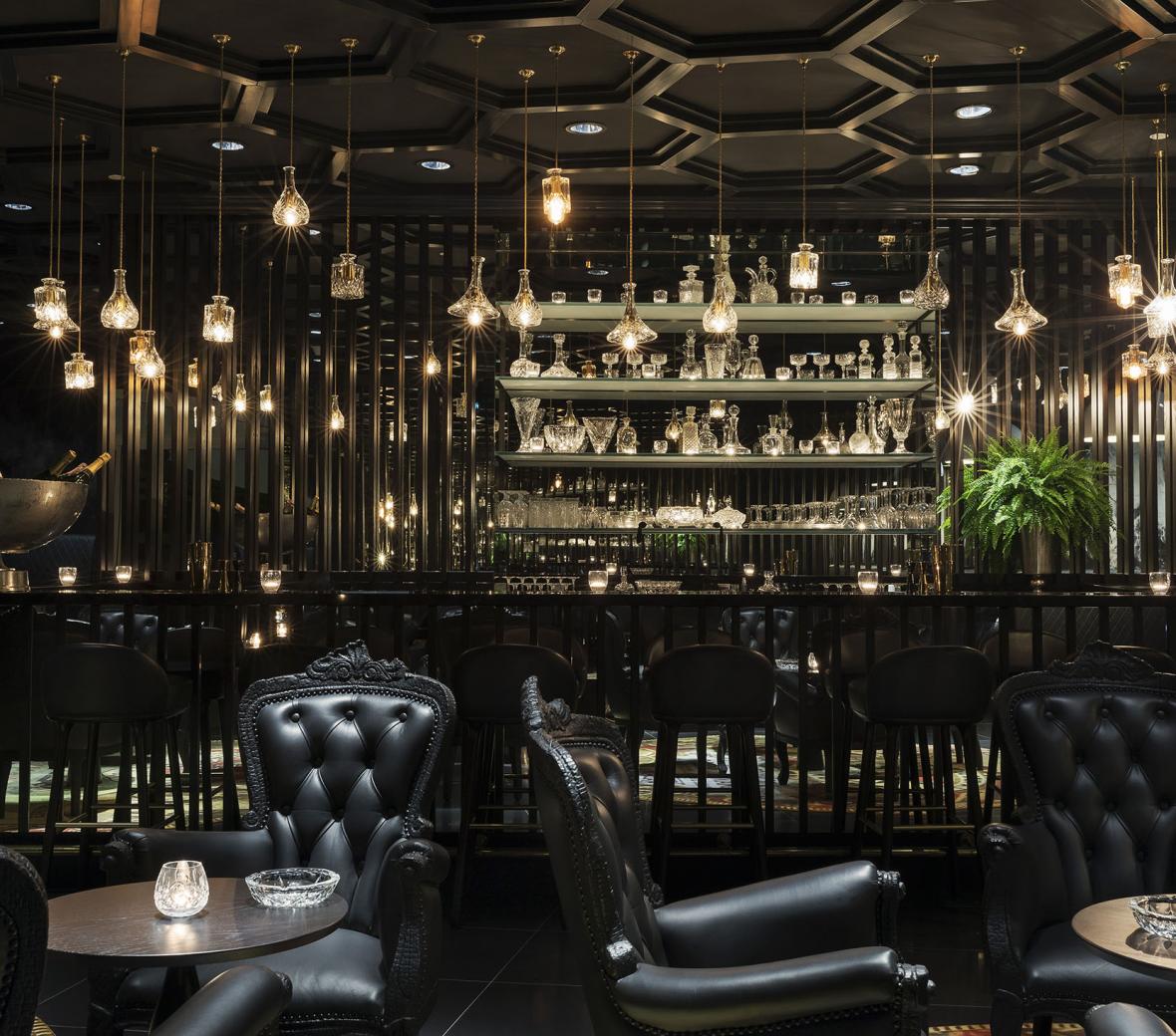 Smoke & Mirrors Bar