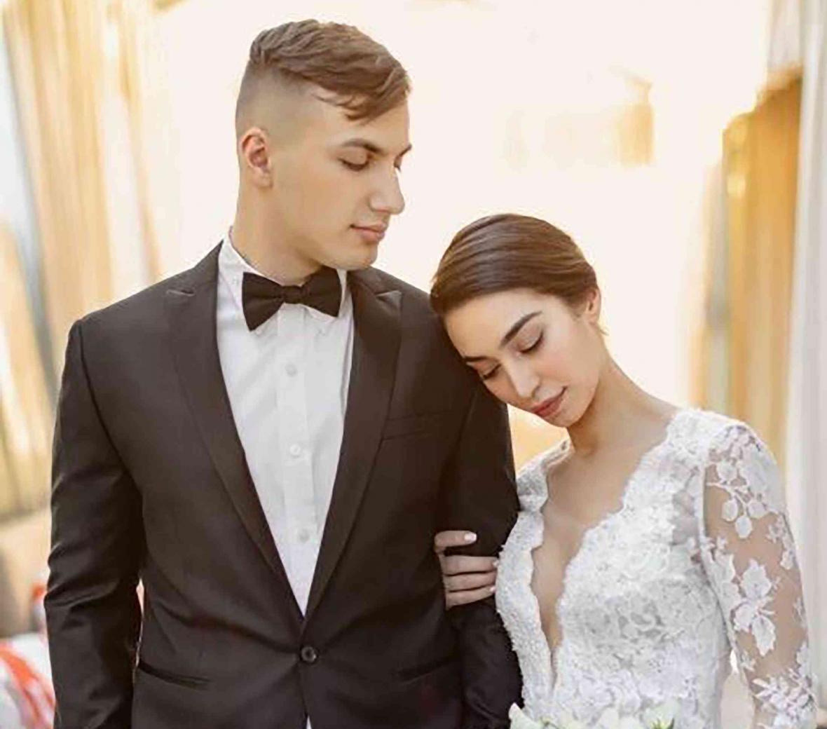Wedding couple at Mondrian Park Ave
