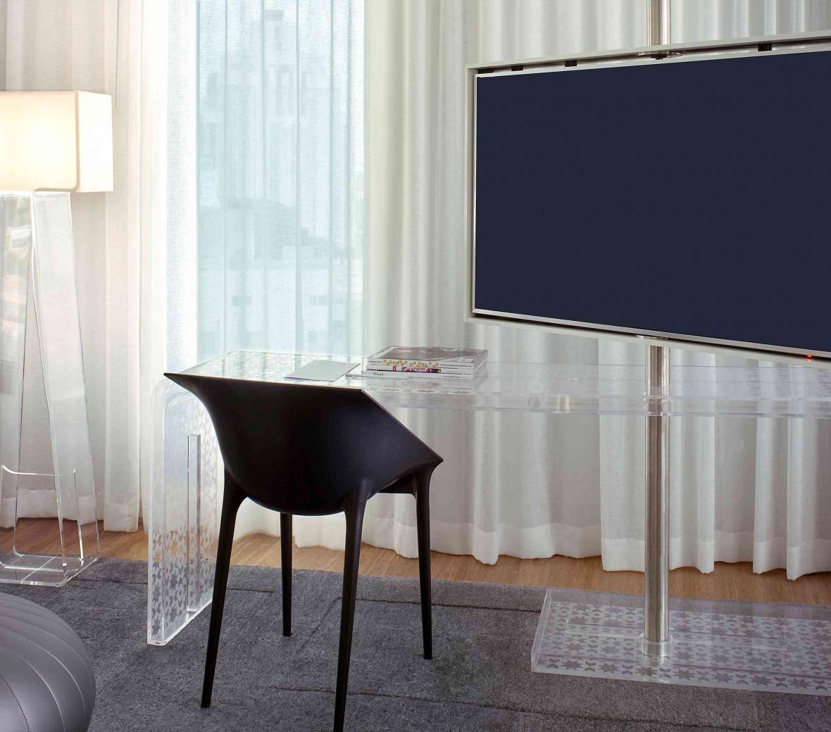 hotel tv living area