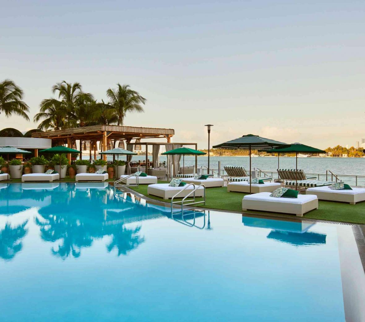 Baia Beach Club Pool