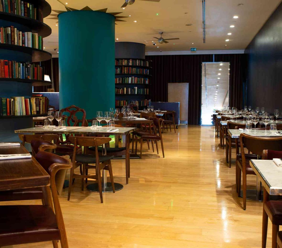 Dining room with bookshelves