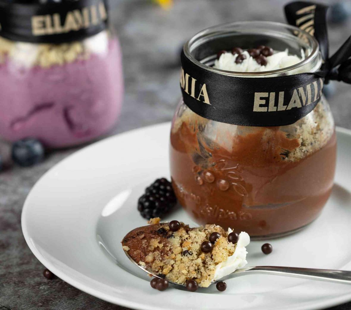 dessert in a jar