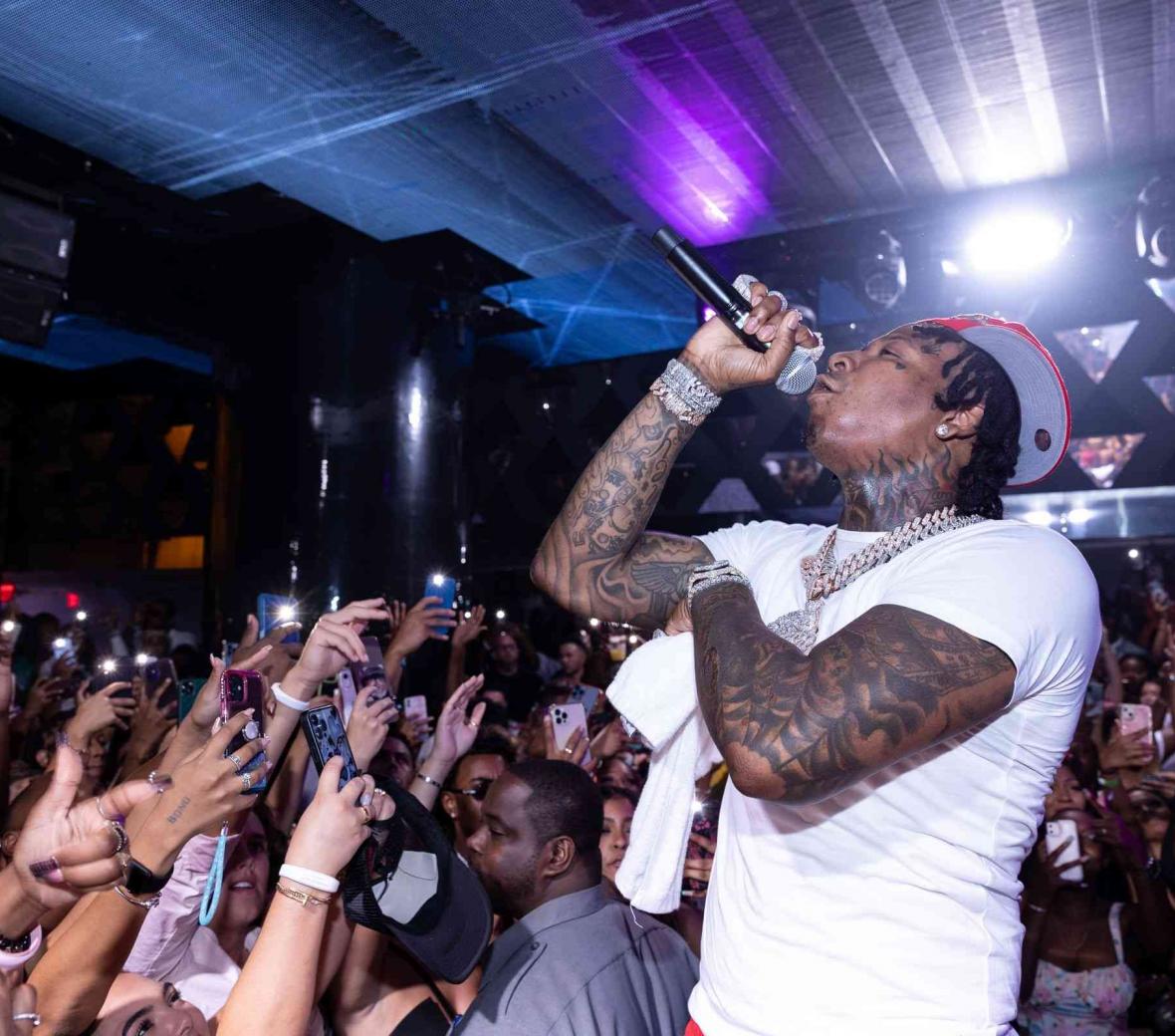 Moneybagg Yo singing