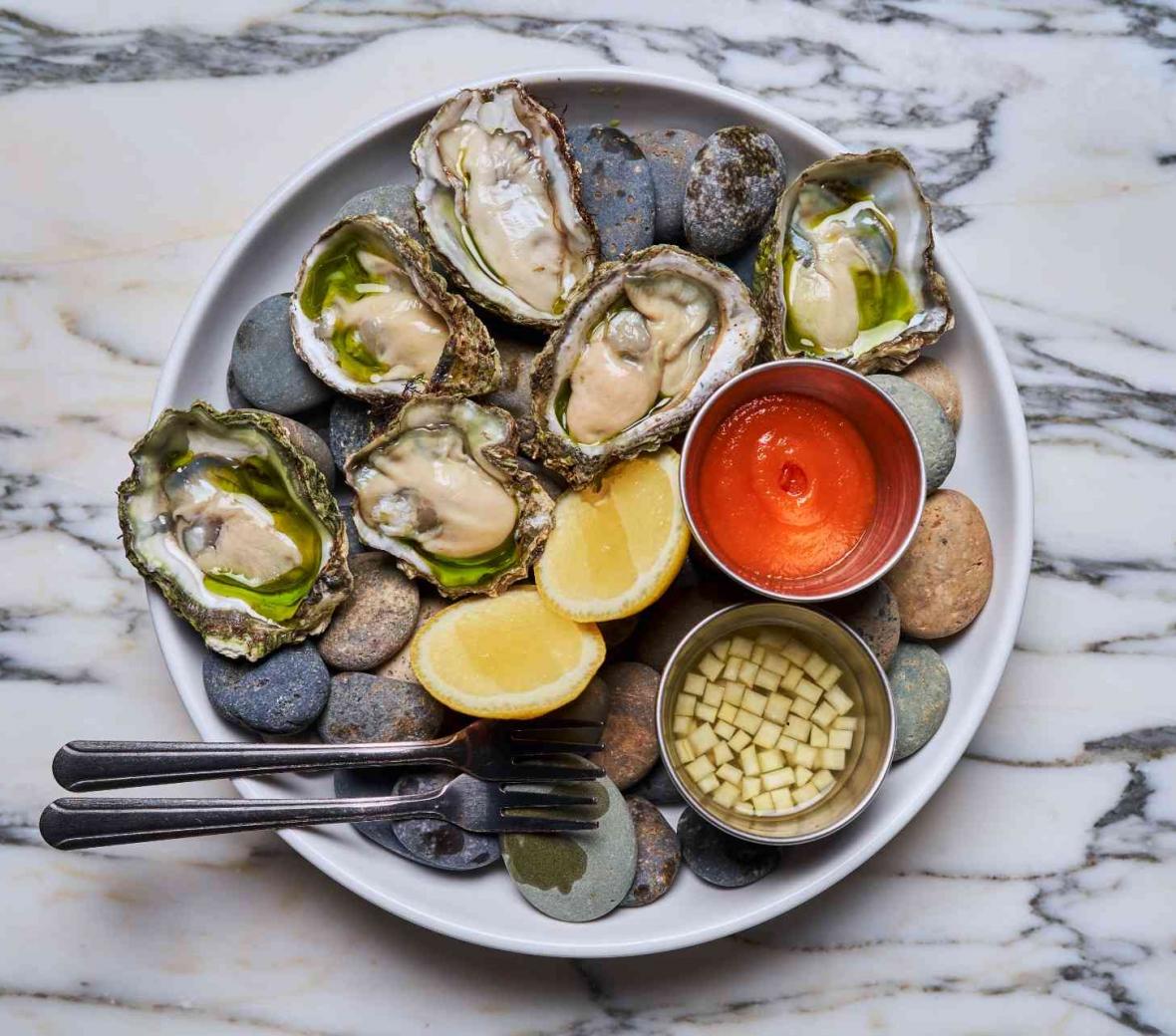 Some juicy little oysters 