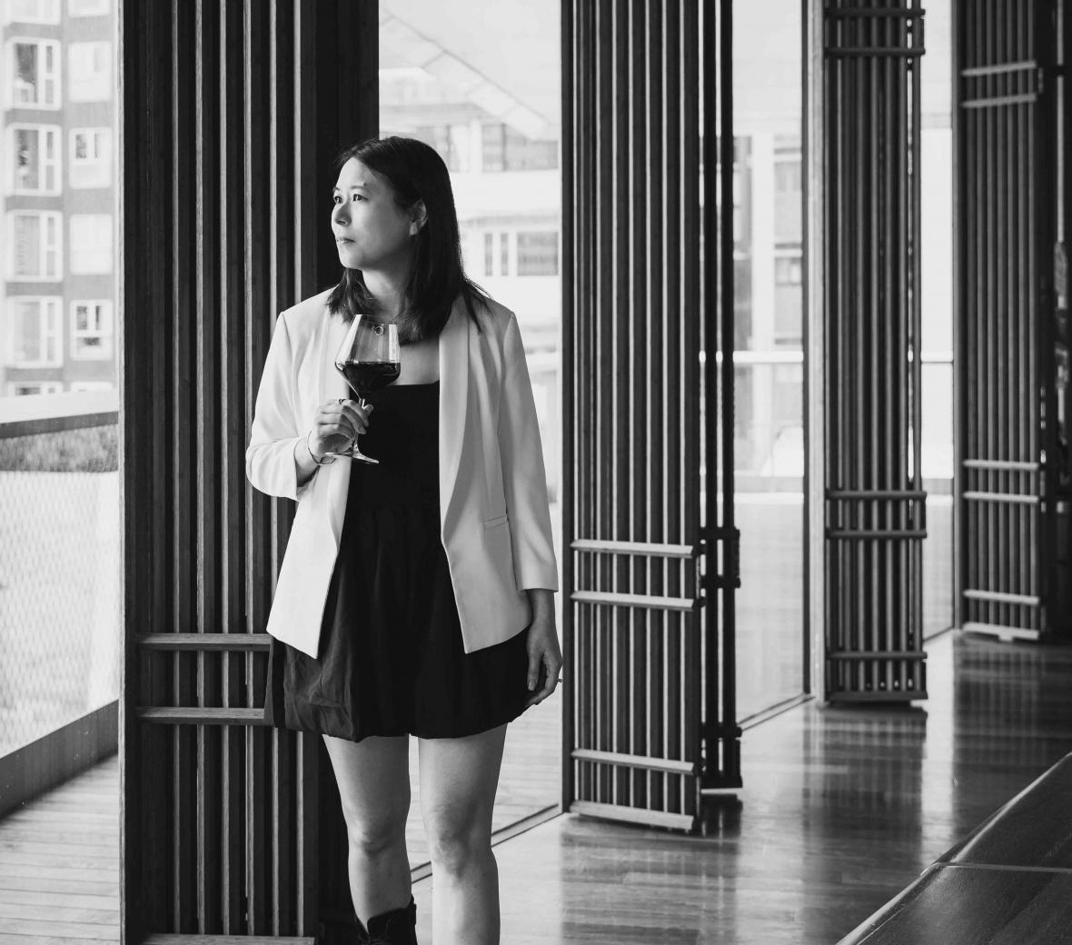 lady in hotel