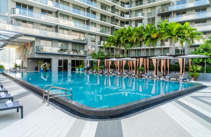 hyde-miami-pool