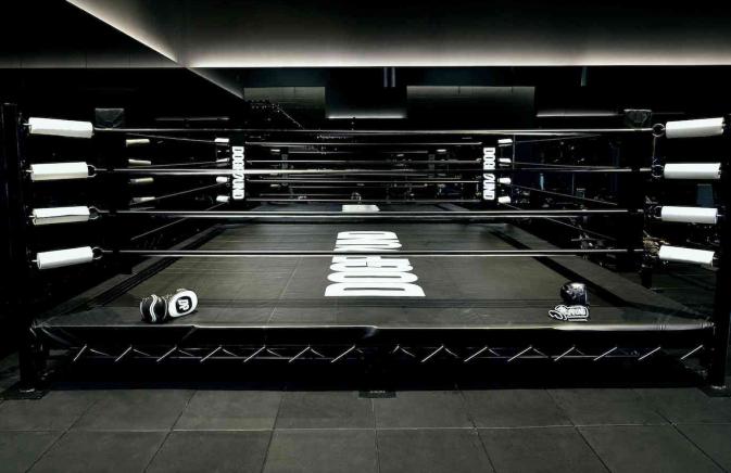 boxing ring black and white