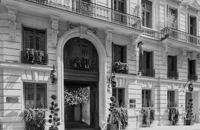 Maison Delano Paris facade