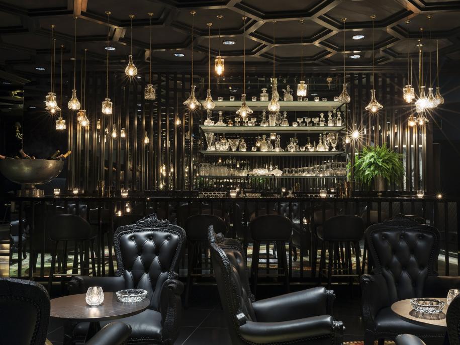 Smoke & Mirrors Bar