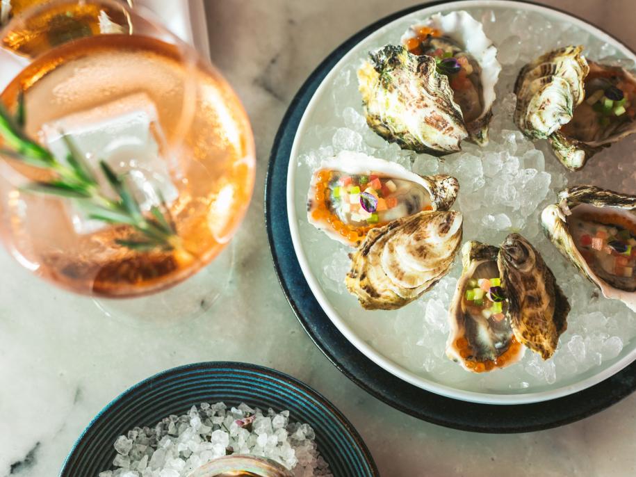 oysters on ice and moscow mule
