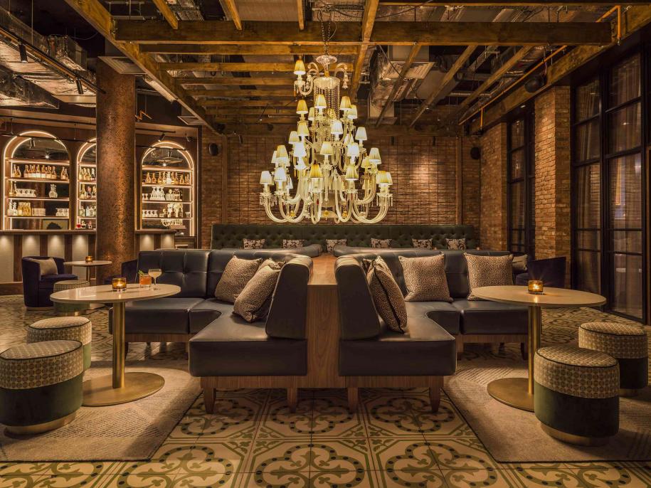 rose lounge