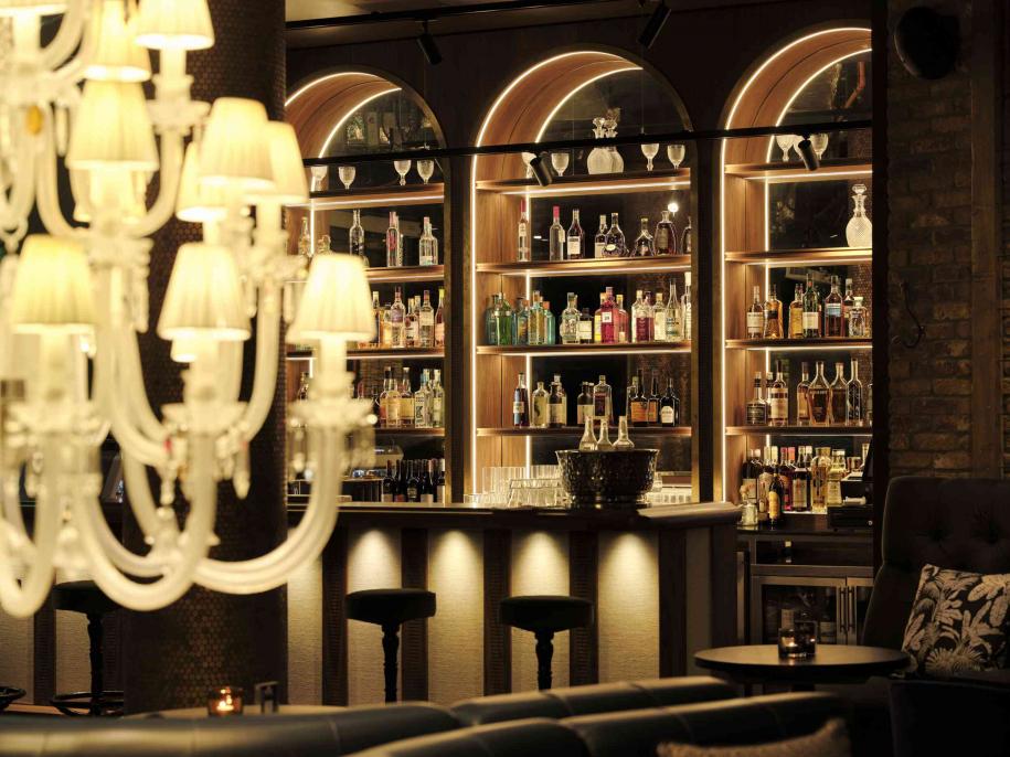 Rose Lounge