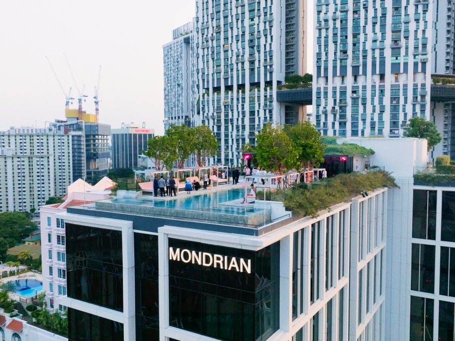 canyon club pool parties