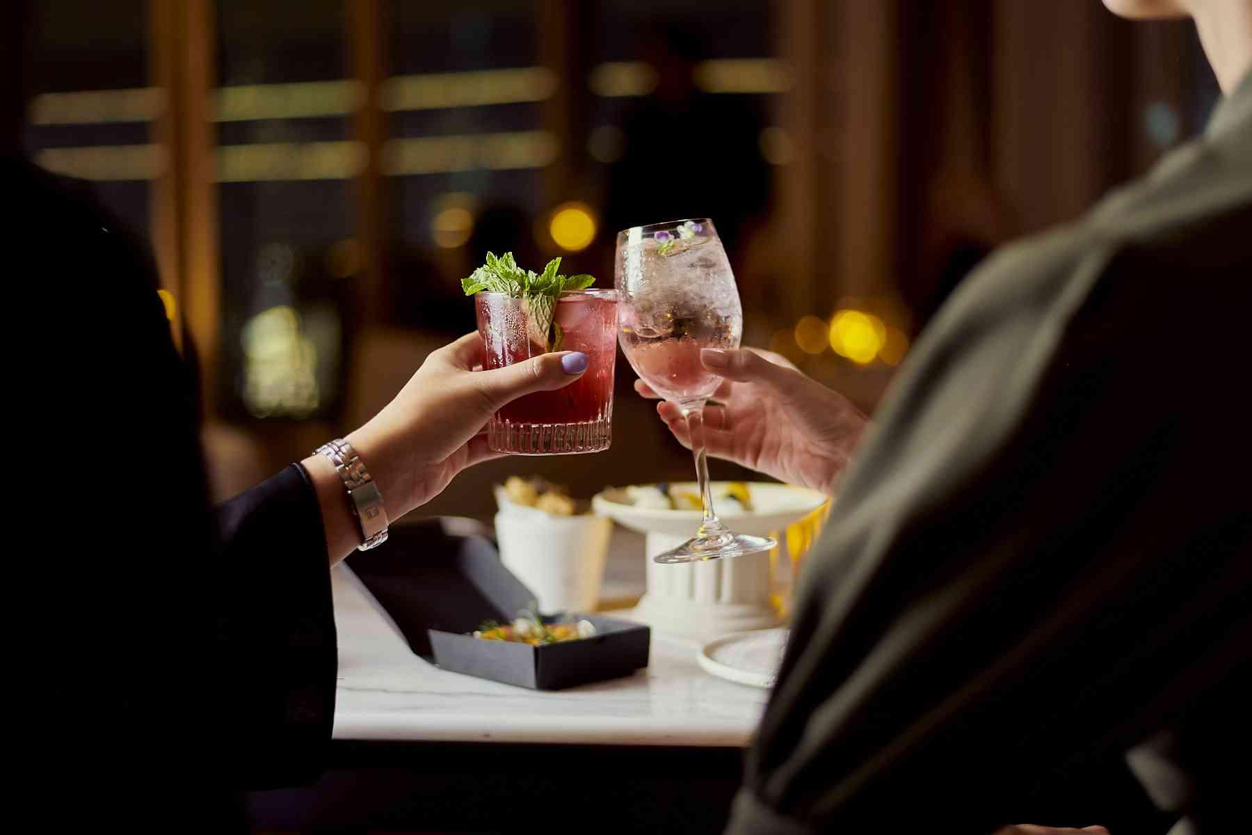 Couple drinking cocktails