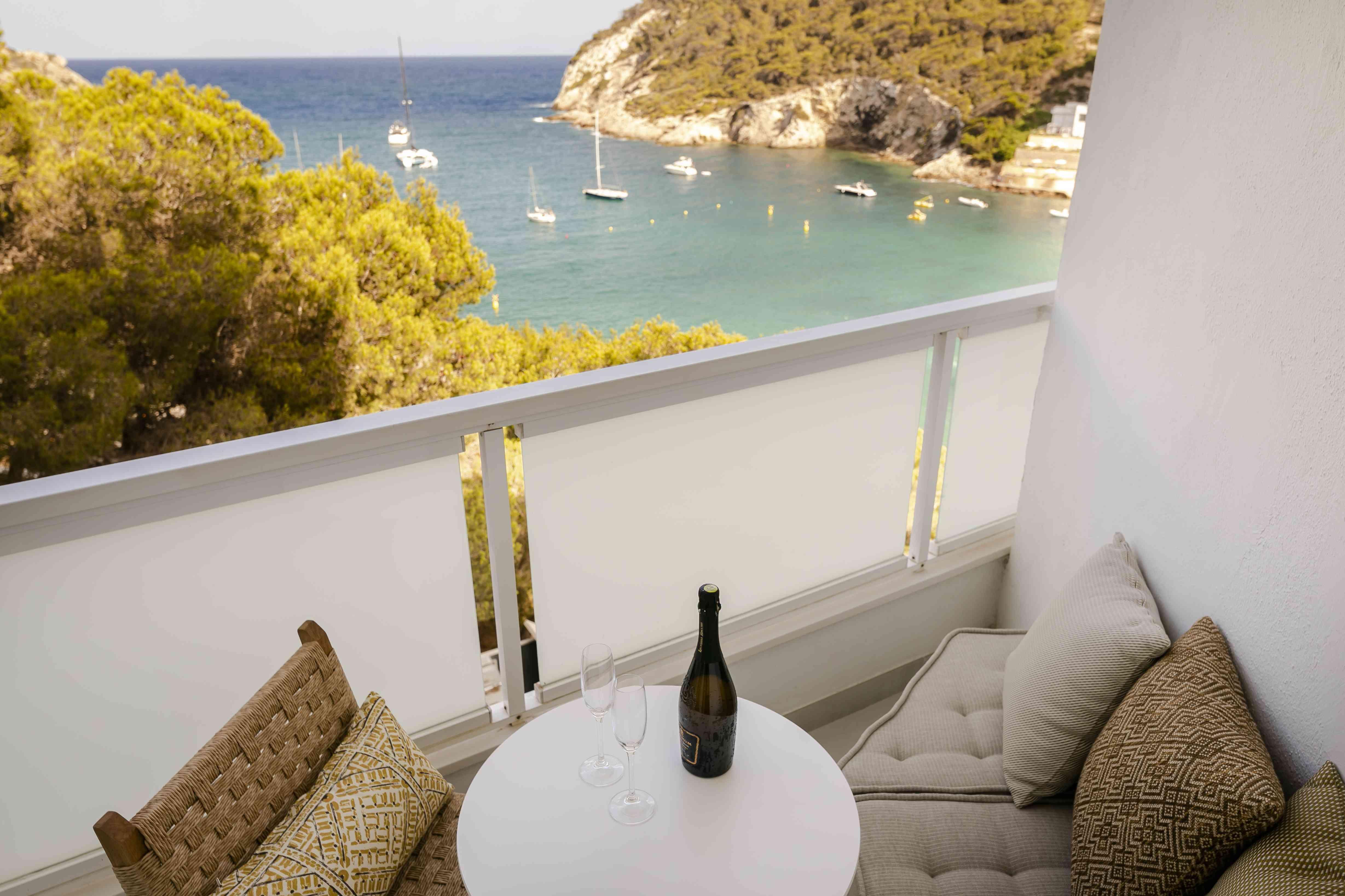 Balcony view of the water 