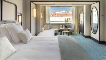 Junior Deluxe Suite Cannes bedroom