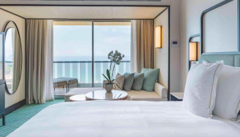 bed in Mondrian Cannes